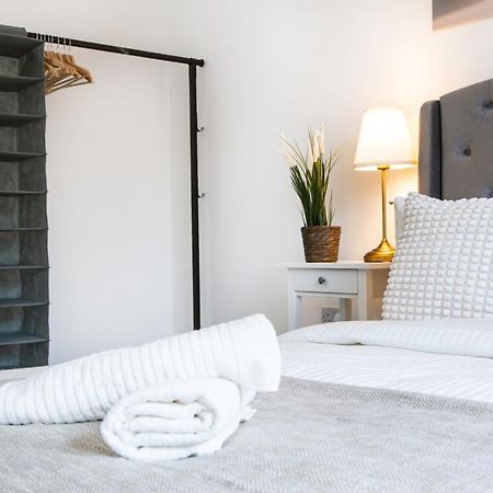 Cozy Townhouse In The Heart Of Greater Manchester Vila Exterior foto