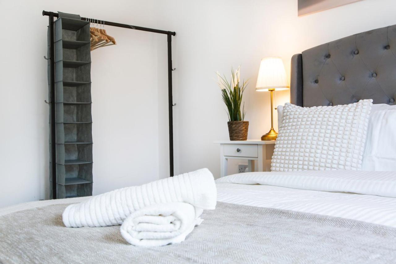 Cozy Townhouse In The Heart Of Greater Manchester Vila Exterior foto