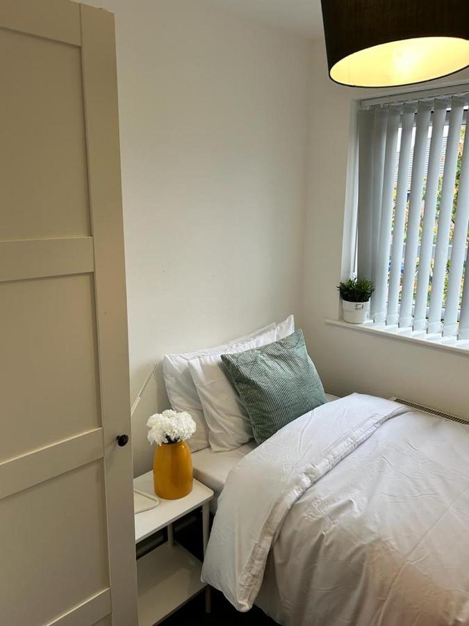Cozy Townhouse In The Heart Of Greater Manchester Vila Exterior foto