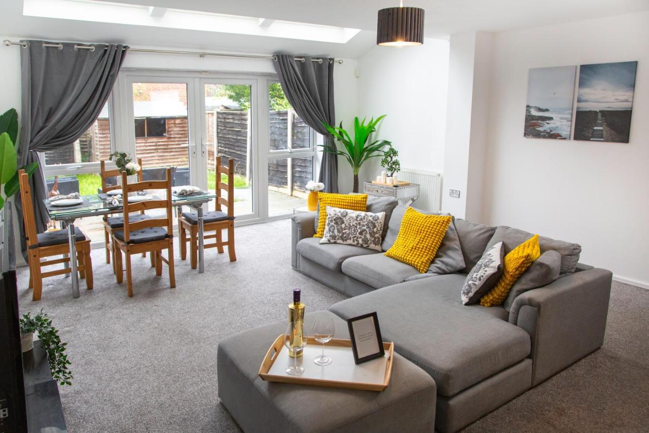 Cozy Townhouse In The Heart Of Greater Manchester Vila Exterior foto