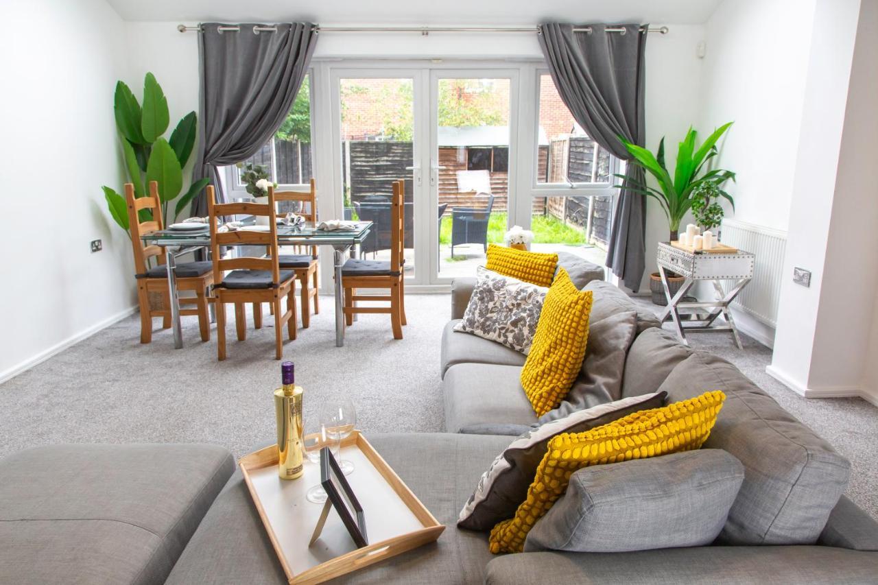 Cozy Townhouse In The Heart Of Greater Manchester Vila Exterior foto